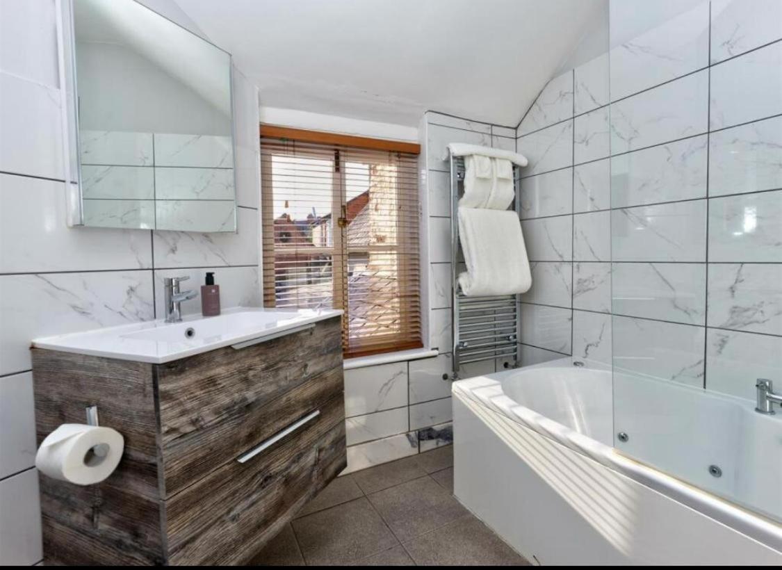 Sebastians Hotel Oswestry Ngoại thất bức ảnh